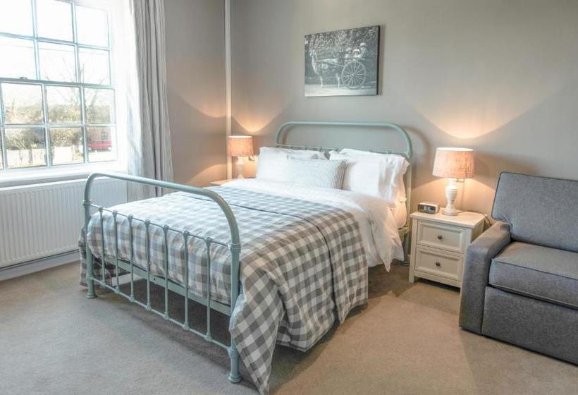 ホテル The Saracens Head