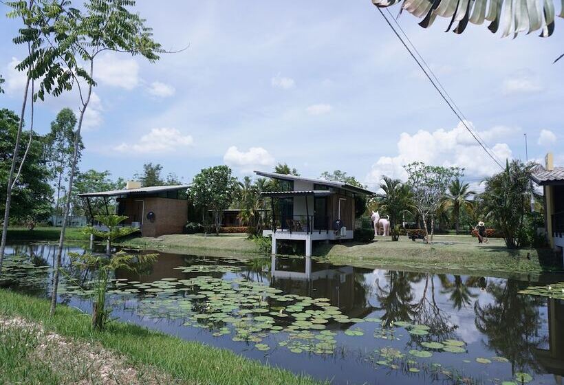 호텔 The Lampang Villa