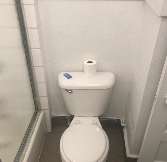 בית מלון כפרי West Inn Hollywood La