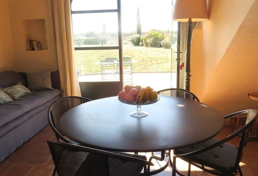 Le Clos D Estellan  Gites