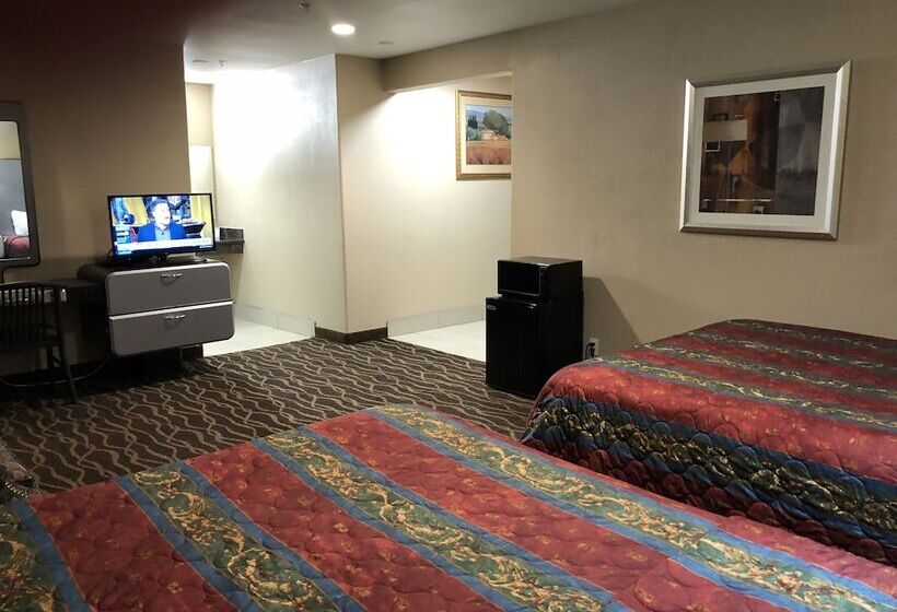 מוטל Casa Royal Inn