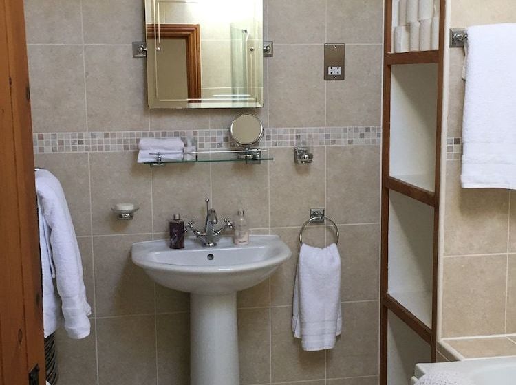 Otley Chevin B&b With Dining