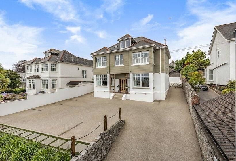 פנסיון Falmouth Bay