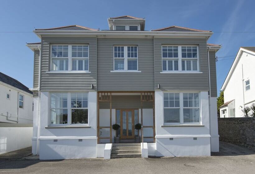 פנסיון Falmouth Bay