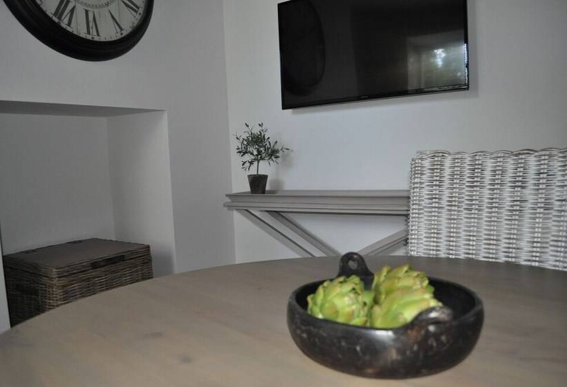 פנסיון Falmouth Bay