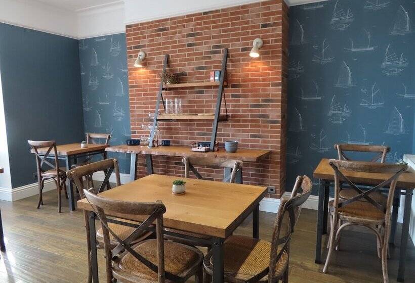 פנסיון Falmouth Bay