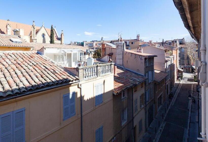 פנסיון Maison Du Collectionneur