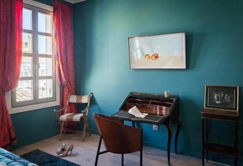 פנסיון Maison Du Collectionneur