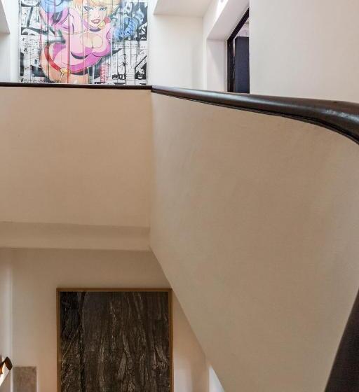 פנסיון Maison Du Collectionneur