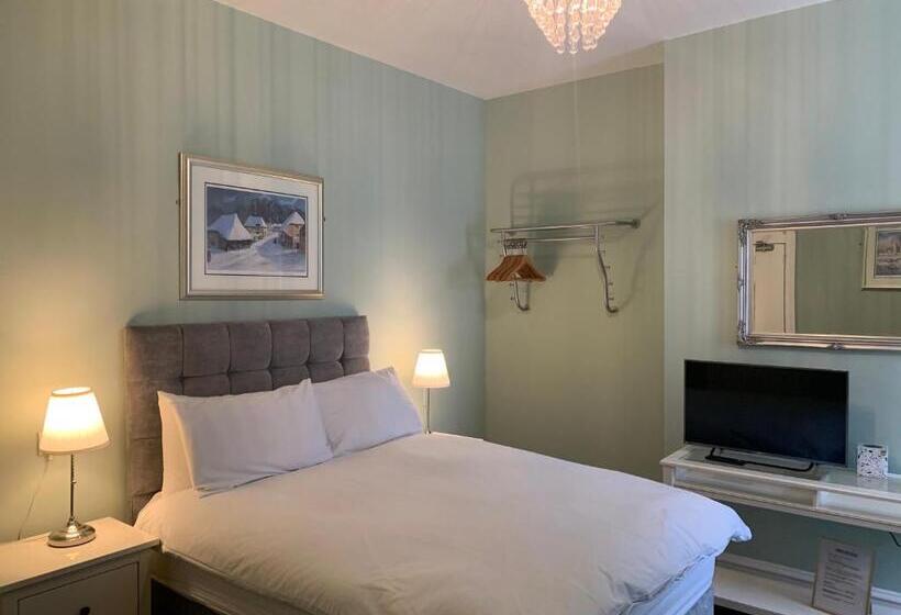 פנסיון Shrubbery Guest House