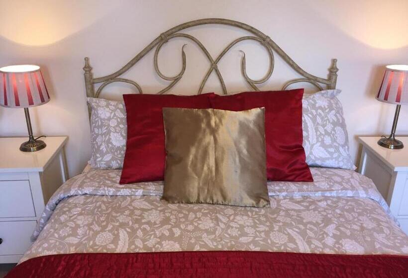 פנסיון Shrubbery Guest House