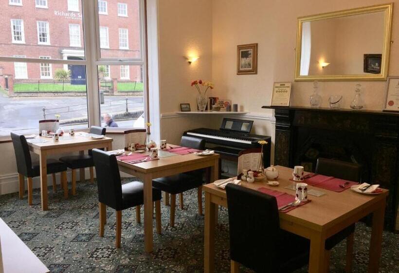 פנסיון Shrubbery Guest House