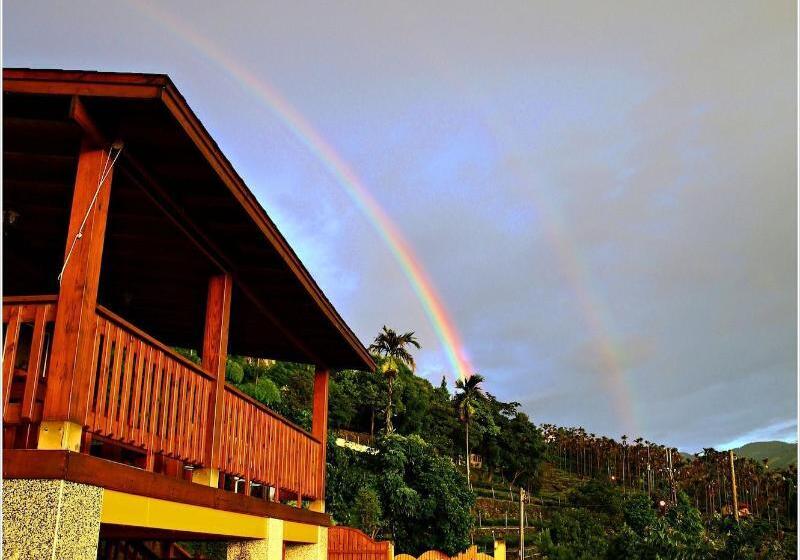 پانسیون Sitou Flora's House B&B