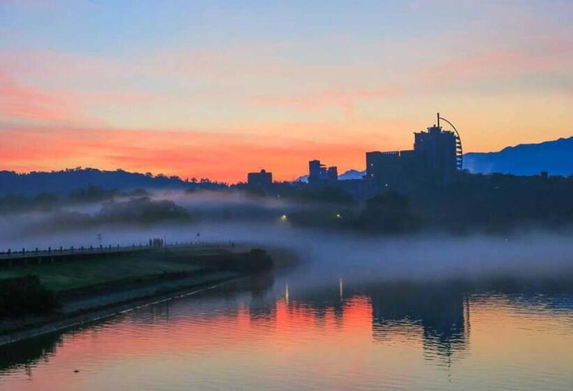 膳宿费 Sun Moon Lake Friday Inn Backpacking