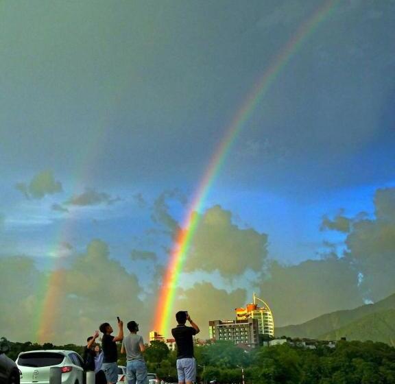 膳宿费 Sun Moon Lake Friday Inn Backpacking