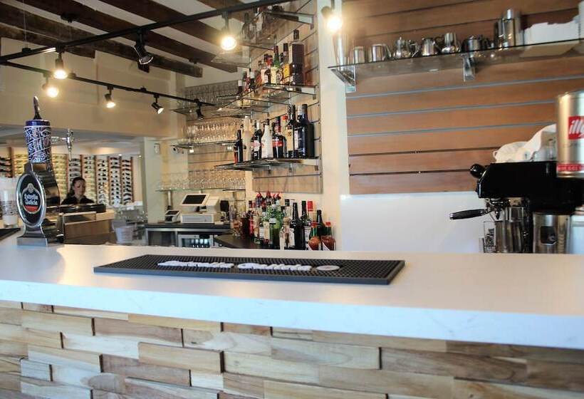 Rioshouse George Inn