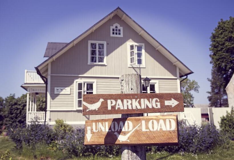 Three Pheasants Boutique B&b