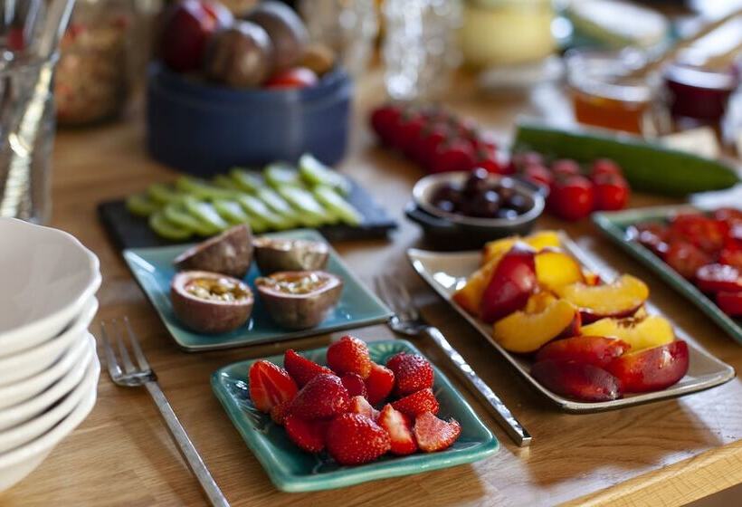 Three Pheasants Boutique B&b