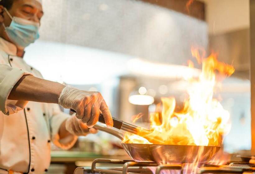 Crowne Plaza Hotel Riyadh Minhal, An Ihg