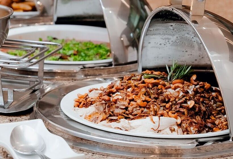 Crowne Plaza Hotel Riyadh Minhal, An Ihg