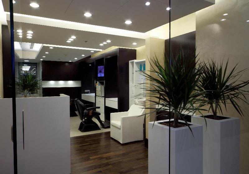 Crowne Plaza Hotel Riyadh Minhal, An Ihg