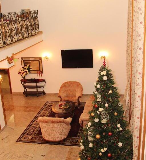 هتل Astoria Grand