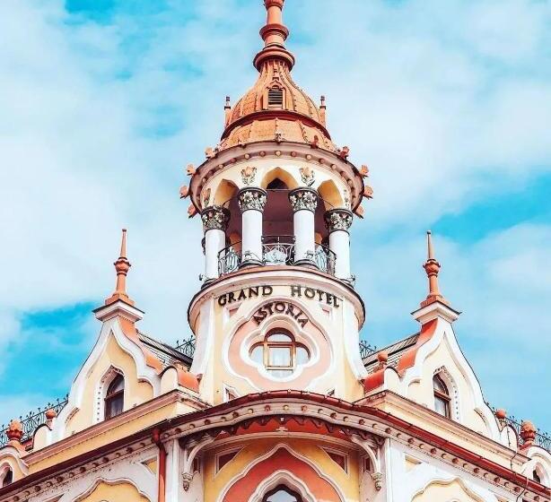هتل Astoria Grand