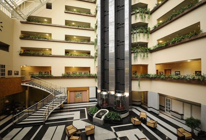 ホテル Atrium Palace