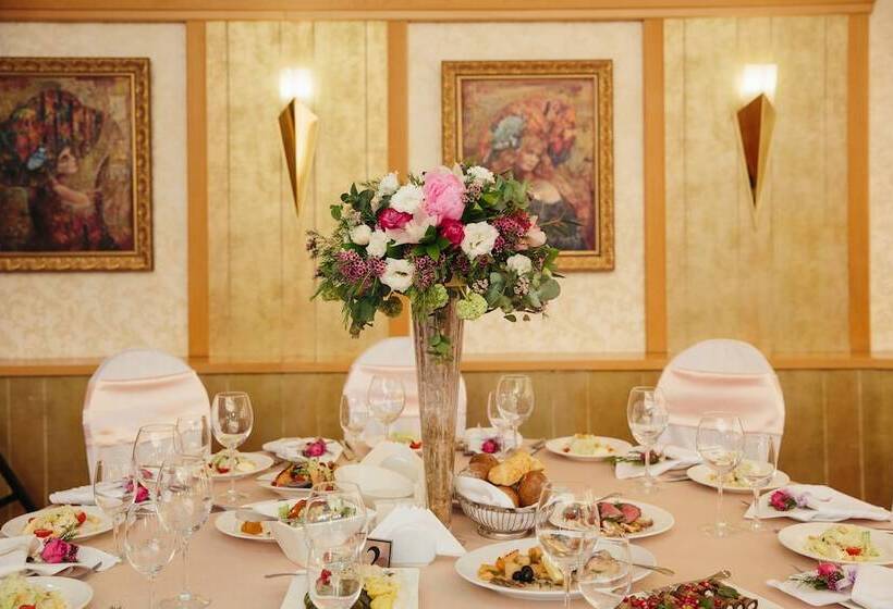 ホテル Atrium Palace