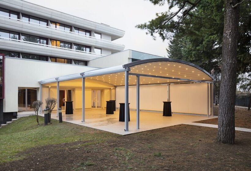 هتل Crowne Plaza Bucharest, An Ihg