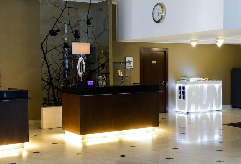 هتل Crowne Plaza Bucharest, An Ihg