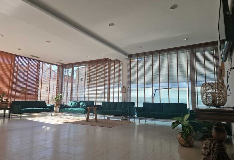 בית מלון כפרי Flora Monte Real