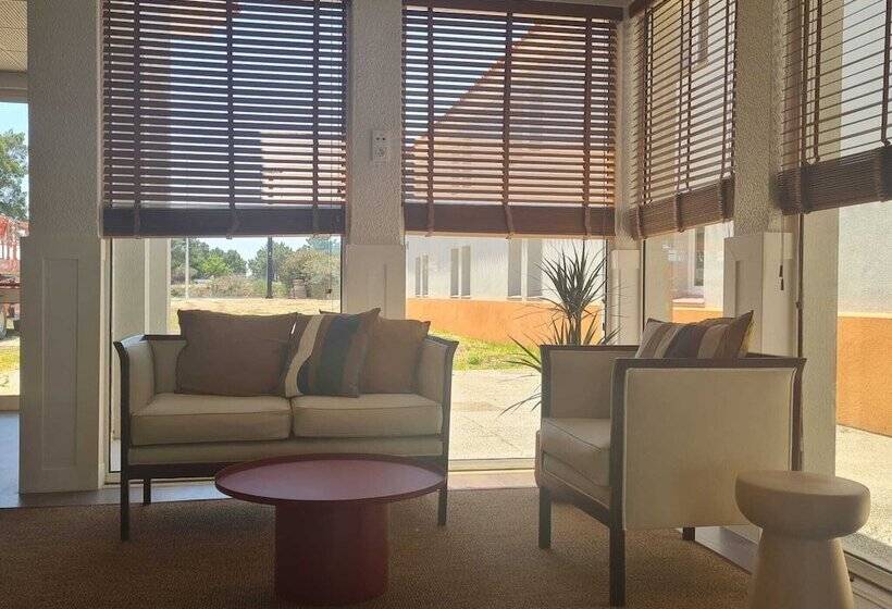 בית מלון כפרי Flag Lisboa Oeiras