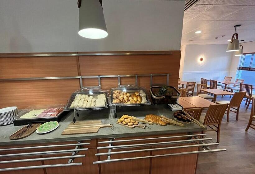 בית מלון כפרי Flag Lisboa Oeiras