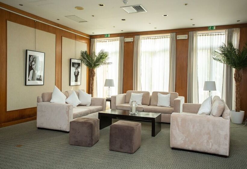 Отель Inglaterra  Charme & Boutique