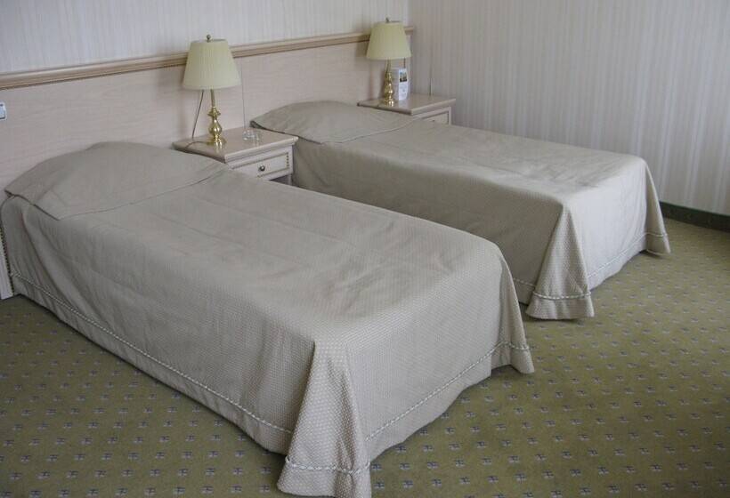 هتل Intourist Stavropol