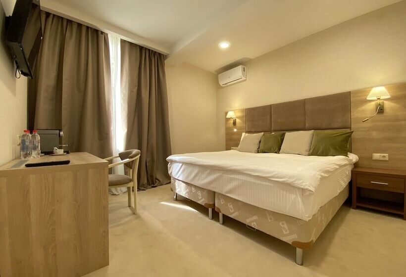 هتل Intourist Stavropol