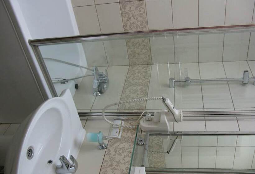 هتل Intourist Stavropol