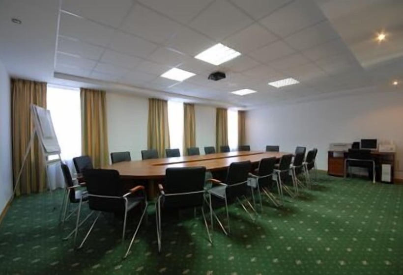 هتل Intourist Stavropol