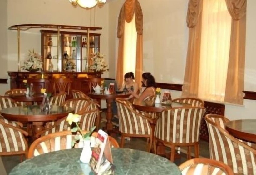 هتل Intourist Stavropol