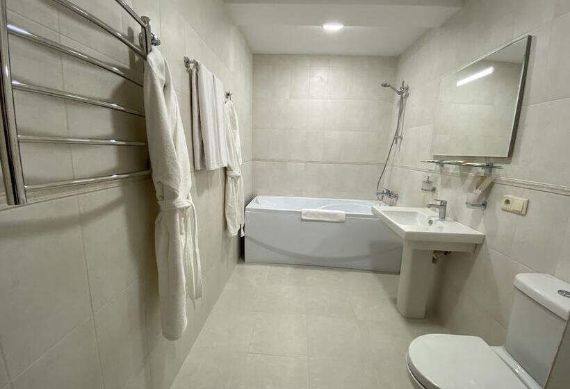 هتل Intourist Stavropol