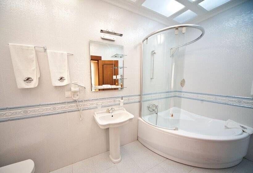 هتل Intourist Stavropol