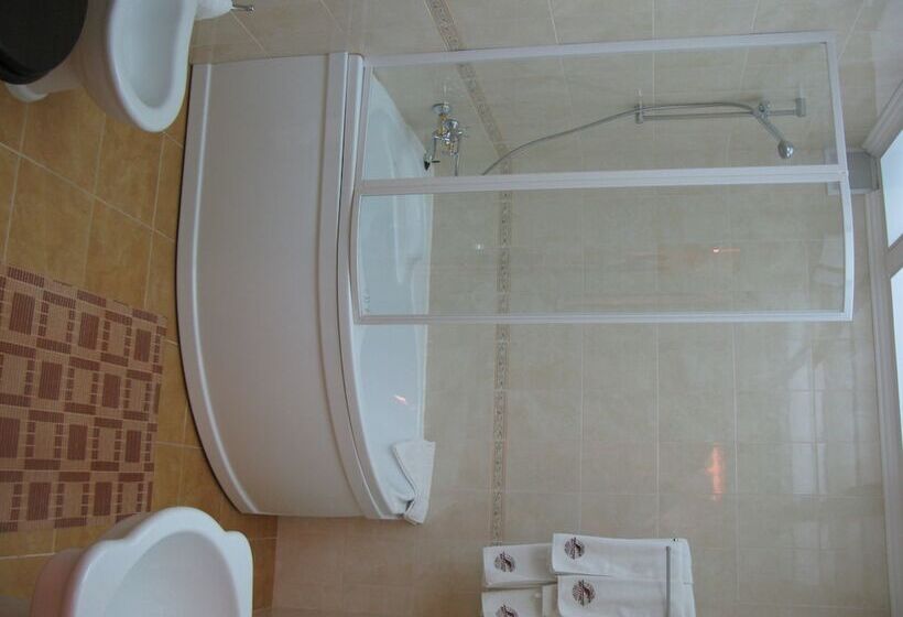 هتل Intourist Stavropol