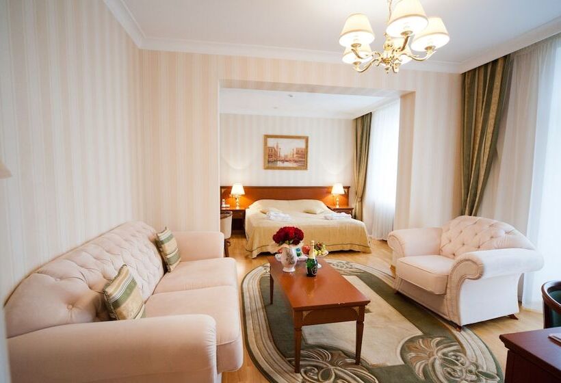 هتل Intourist Stavropol