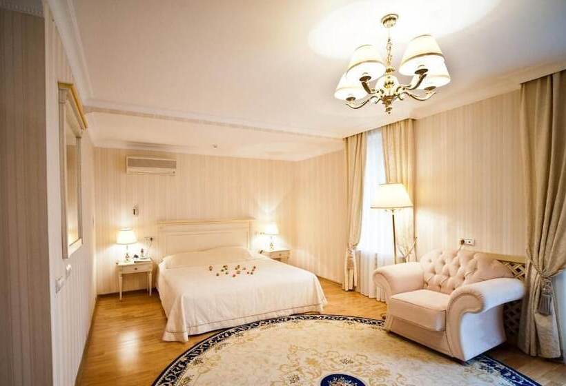 هتل Intourist Stavropol