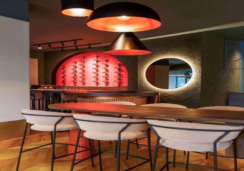 Отель Mercure Galati Centrum