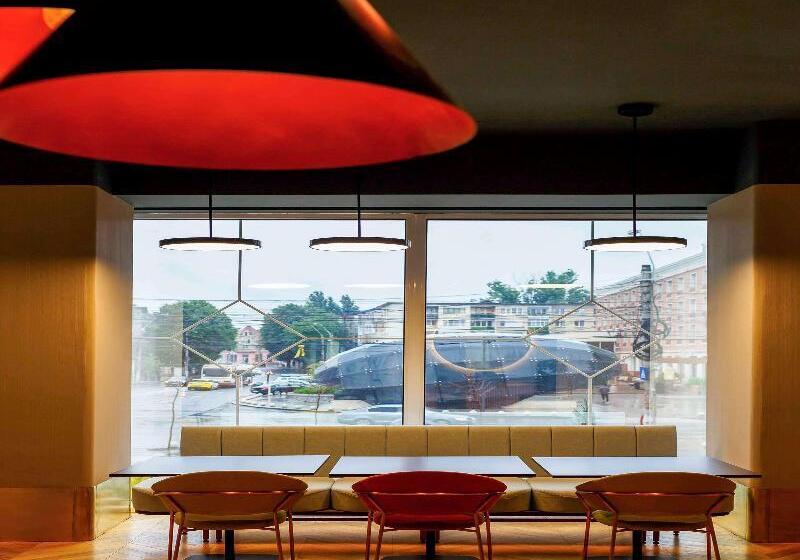 Отель Mercure Galati Centrum