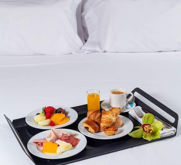 هتل NH Coimbra Dona Inês