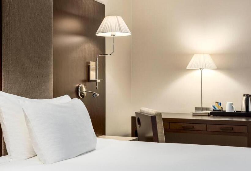 هتل NH Coimbra Dona Inês