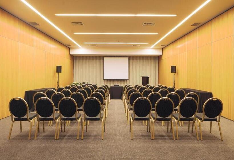 هتل NH Coimbra Dona Inês